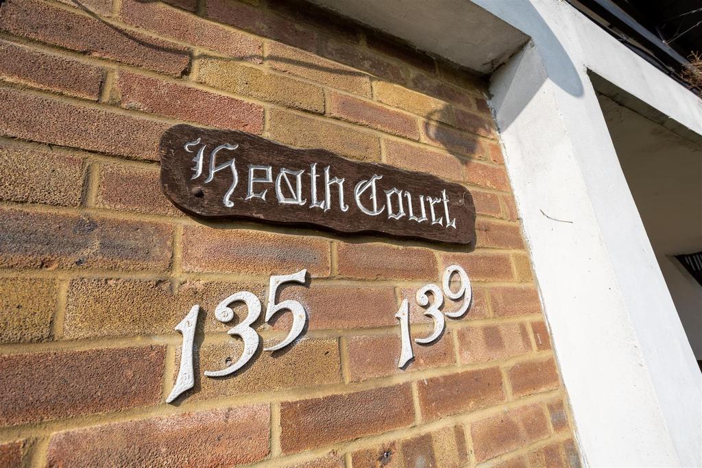 Flat-heath-court-carshalton-110.jpg
