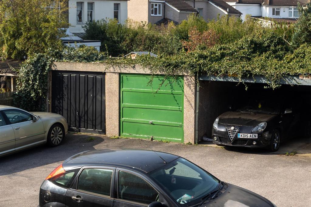 Flat-heath-court-carshalton-114.jpg