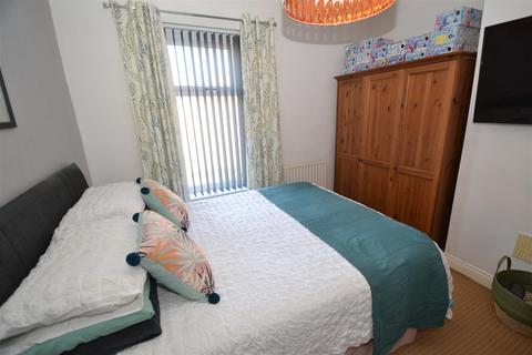 108 Undercliffe Road, Bradford, BD2 3BN