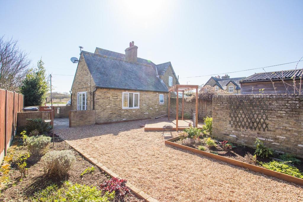 Island Road, Hersden, Canterbury 2 bed cottage £390,000
