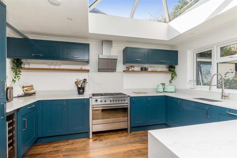 26 Brangwyn Crescent, Brighton, BN1 8XJ