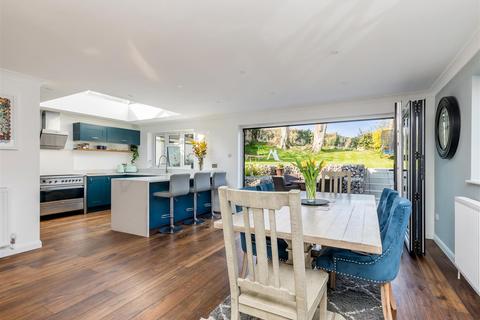 26 Brangwyn Crescent, Brighton, BN1 8XJ