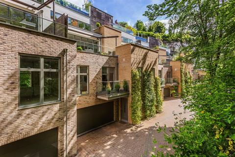 6 Chantry Quarry, Guildford, GU1 3AF