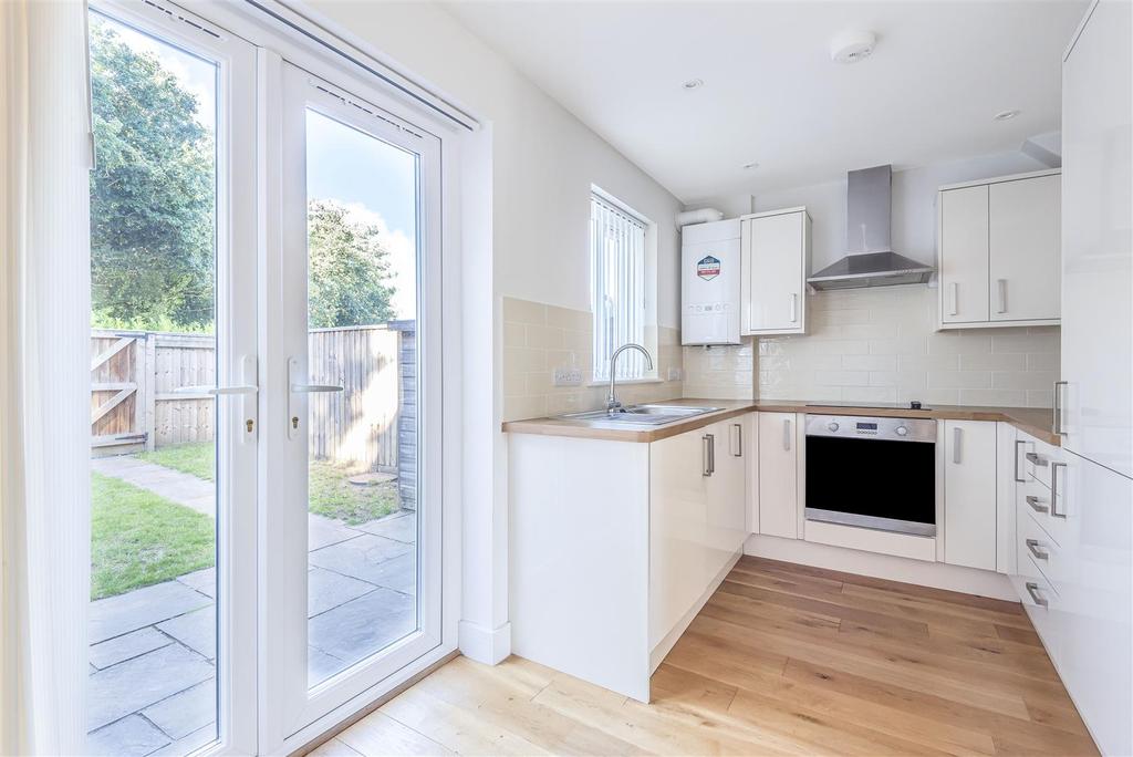 Rosemount Lane, Honiton 2 bed terraced house £230,000