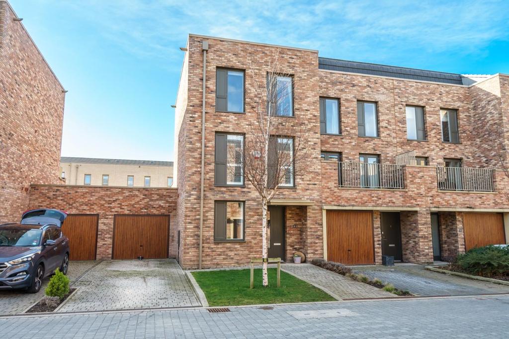 Robert Street, York 3 bed townhouse for sale £500,000