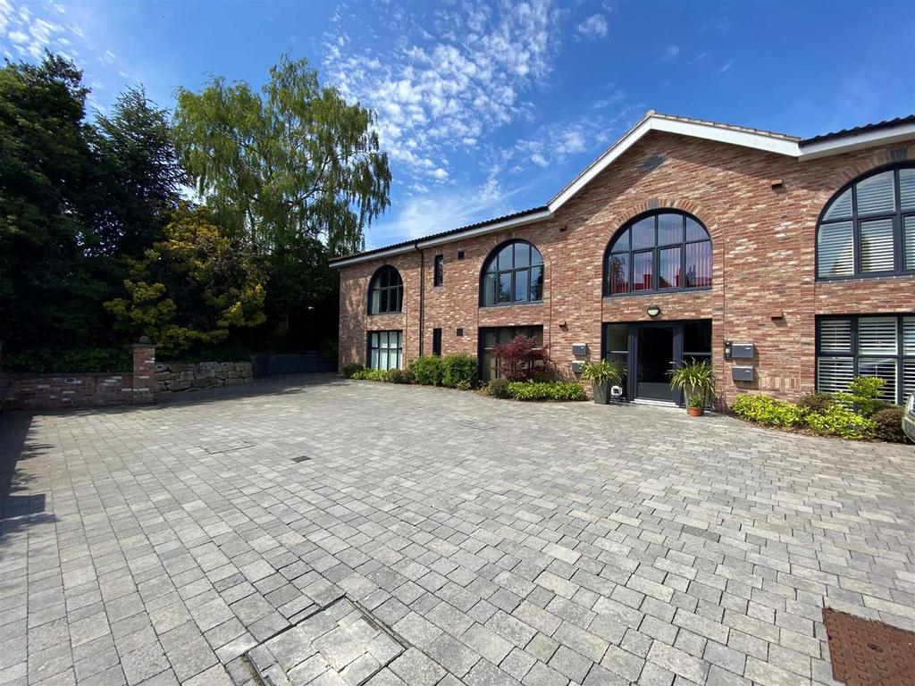 Manor House Mews, Woodgates Lane... 3 bed apartment £300,000