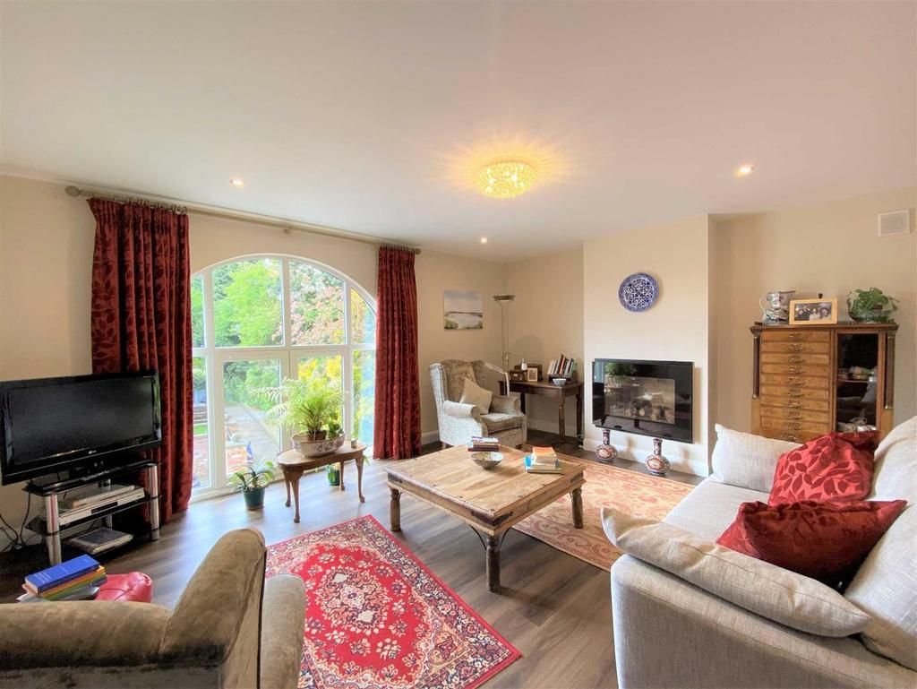 Manor House Mews, Woodgates Lane... 3 bed apartment £300,000