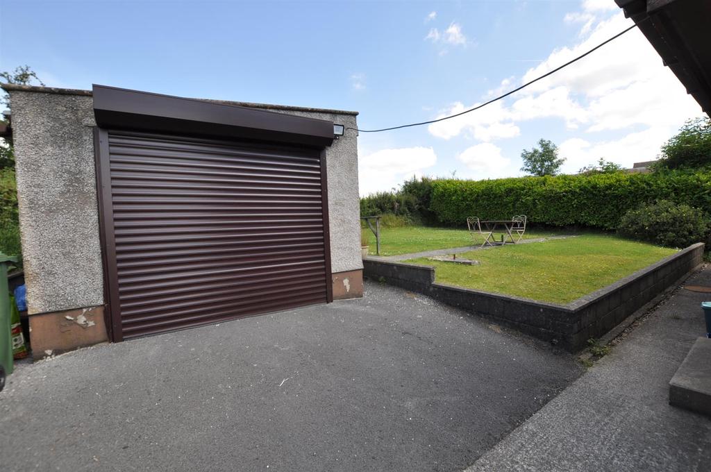 Detached Garage