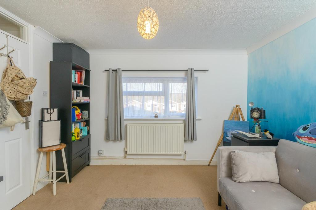 TUOPSDNEROOM13 - Bedroom B.jpg