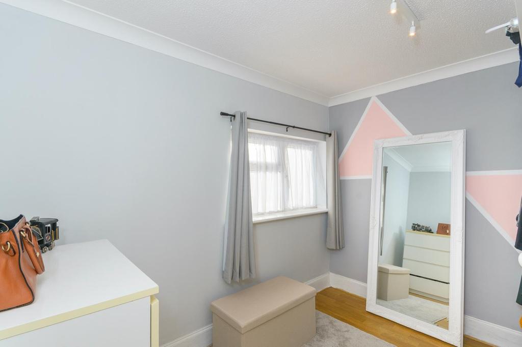 TUOPSDNEROOM13 - Bedroom L.jpg