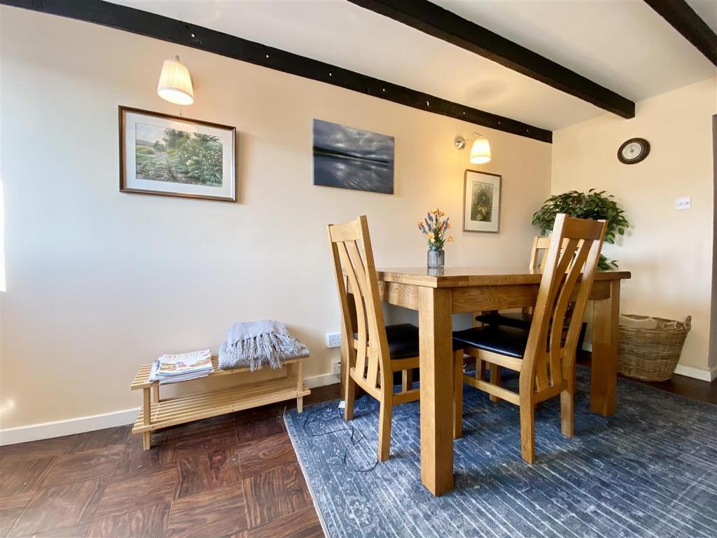 Sitting/Dining Room (Split level)