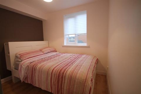 Studio to rent, Redford Close, Feltham