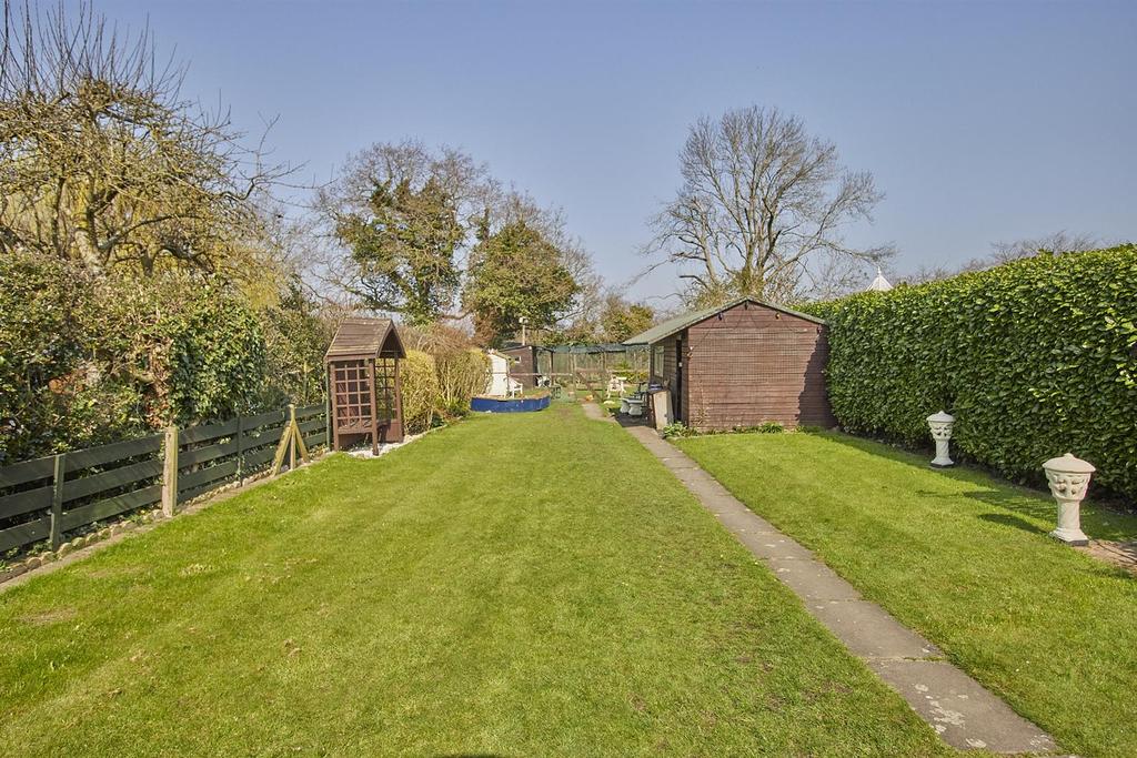 Forresters Road, Burbage 3 bed detached bungalow £400,000