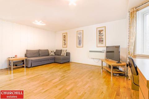 36 Alveston Square, London, E18 1AQ