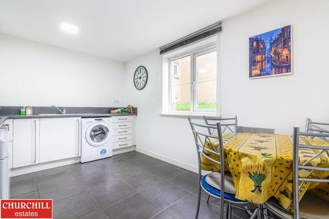 36 Alveston Square, London, E18 1AQ