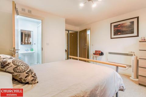 36 Alveston Square, London, E18 1AQ