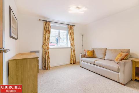 36 Alveston Square, London, E18 1AQ