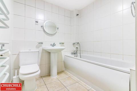 36 Alveston Square, London, E18 1AQ