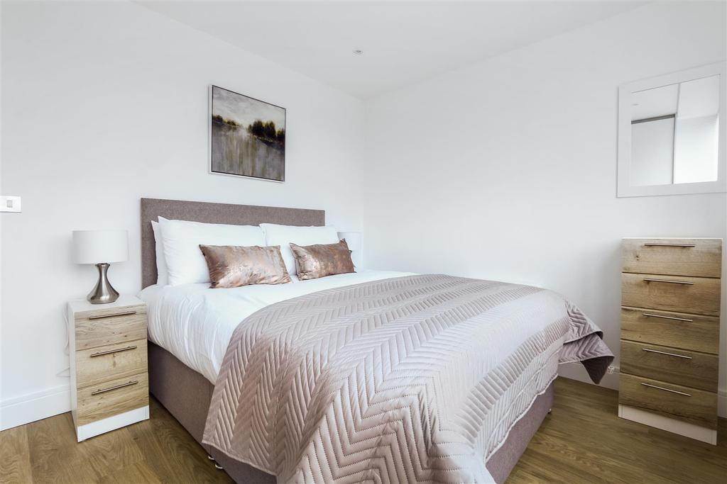 Papermill House, South Street, Romford 1 bed apartment £1,100 pcm (£254 pw)
