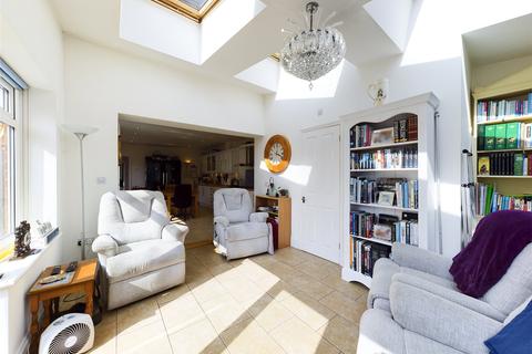 263 Stroud Road, Gloucester, GL1 5JZ