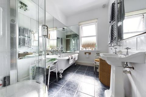 263 Stroud Road, Gloucester, GL1 5JZ