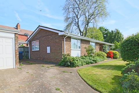3 bedroom detached bungalow for sale - Grand Avenue, Hassocks, West Sussex BN6 8DA.