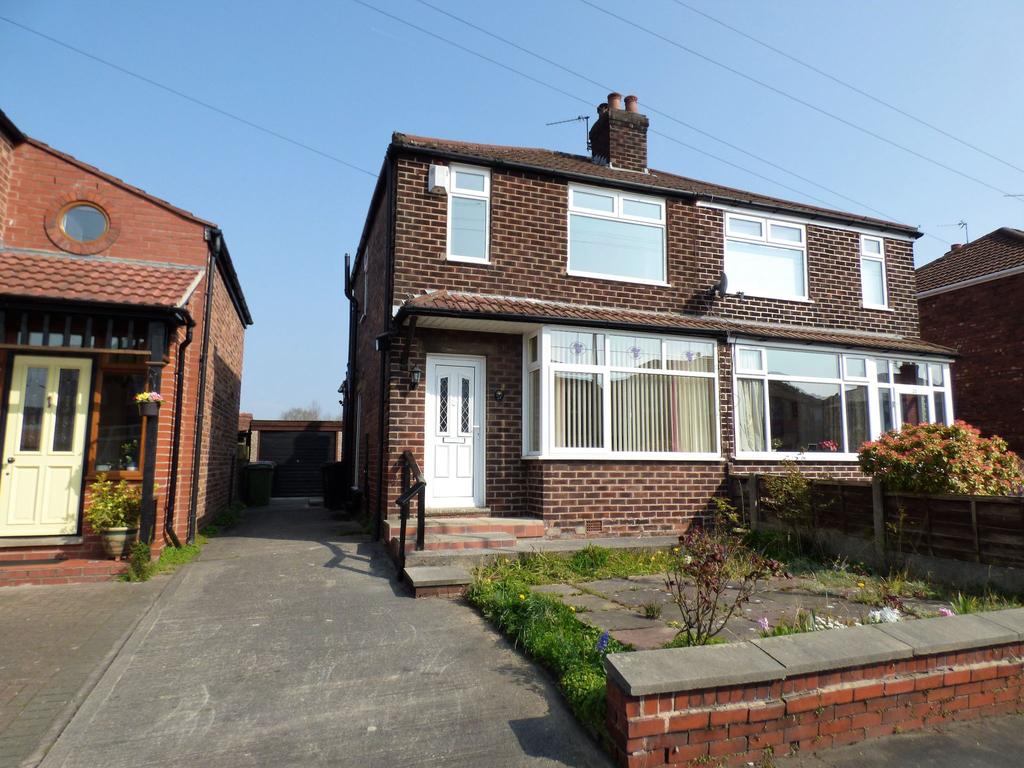 Longmead Avenue, Hazel Grove, Stockport, SK7 2 bed semidetached house