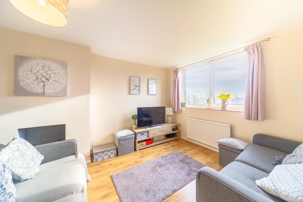 Wentworth Crescent, Maidenhead, SL6 3 bed terraced house £395,000
