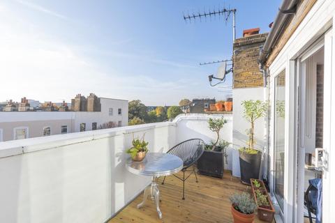 13b Caedmon Road, London, N7 6DH
