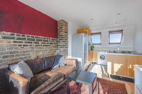 13b Caedmon Road, London, N7 6DH