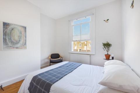 13b Caedmon Road, London, N7 6DH