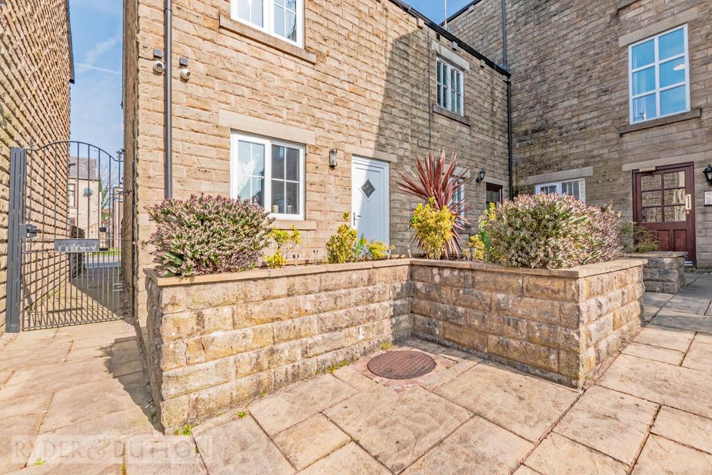 County End Terrace, Oldham Road... 3 bed terraced house £210,000