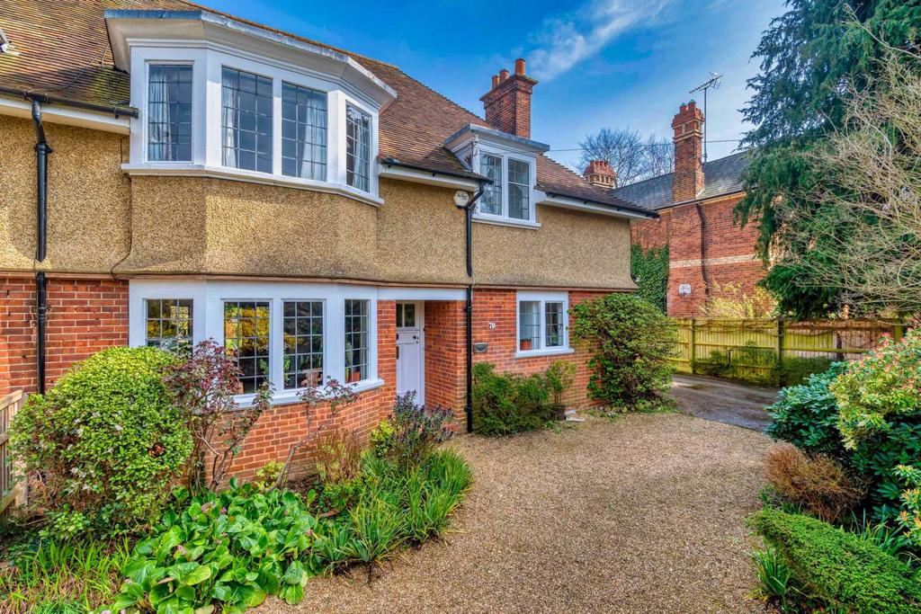 Grosvenor Road, Caversham, Reading 5 bed semidetached house £970,000