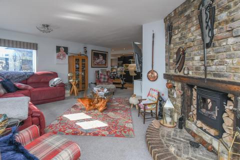 4 bedroom detached house for sale - High Street, Garlinge, CT9