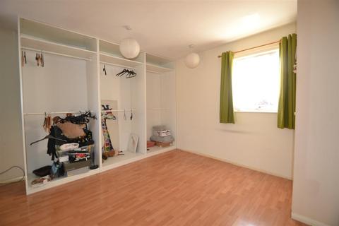 45 Elsworth Close, Feltham, TW14 8SF