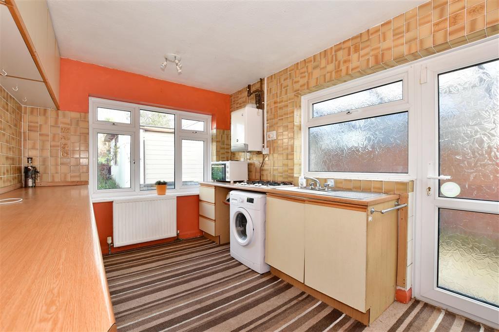 Dargate Road, Yorkletts, Whitstable... 2 bed semi-detached bungalow - £ ...