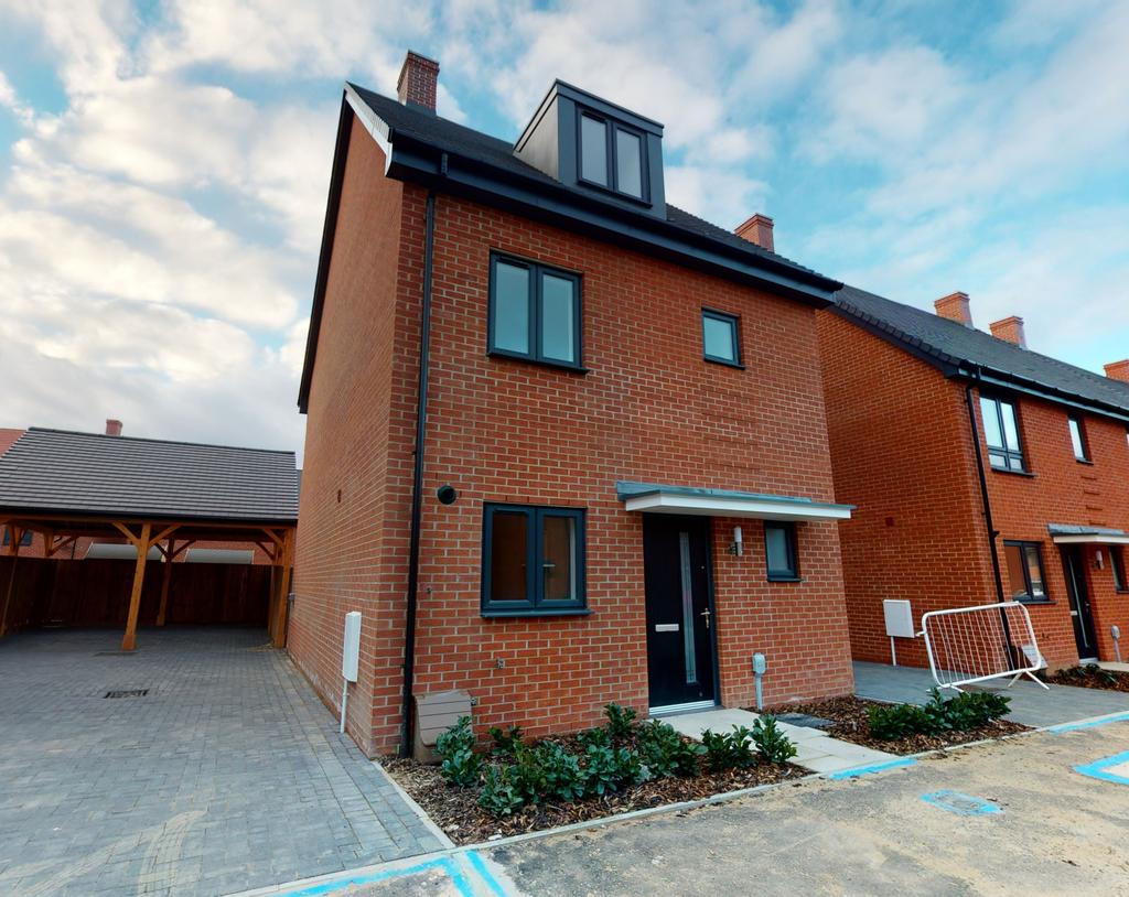 Heritage Road, Ashford, Kent, TN25 4 bed detached house £1,750 pcm (£