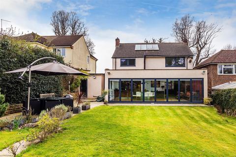 8 Orchard Way, Oxted, RH8 9DJ