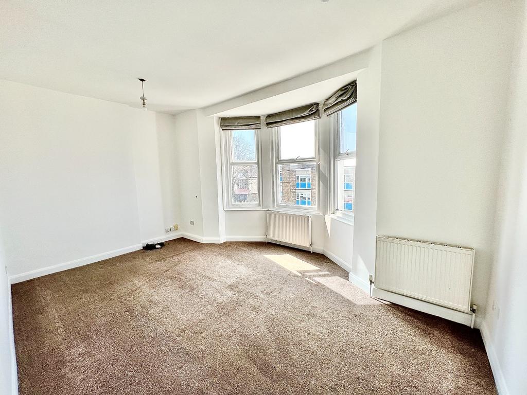 Eglinton Hill, Shooters Hill, London, SE18 3DU 1 bed apartment £1,100