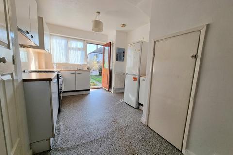 3 bedroom terraced house to rent, Maybury Road,  Barking, IG11