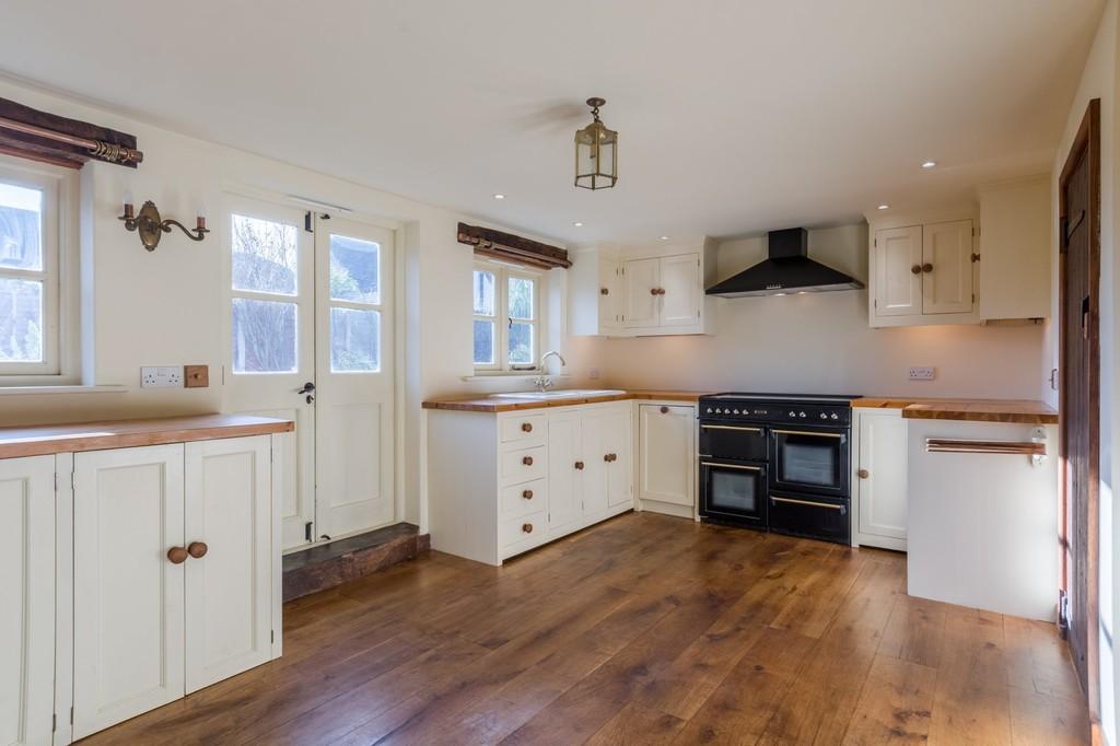Hyde Park Row, Hawkesbury Upton 2 bed cottage £430,000
