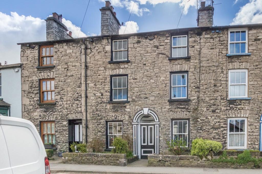 18 Castle Street, Kendal 2 bed terraced house £240,000