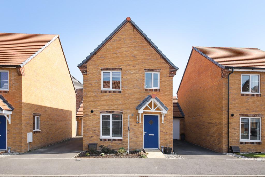 Marigold Crescent, Didcot 3 bed link detached house £400,000