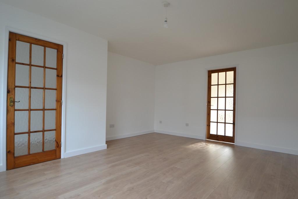 Fishers Lock, Newport 3 bed link detached house £795 pcm (£183 pw)