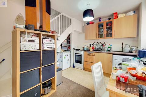 2 bedroom end of terrace house for sale, Ratcliffe Close, Uxbridge, UB8