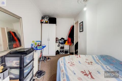 48 Ratcliffe Close, Uxbridge, UB8 2DD