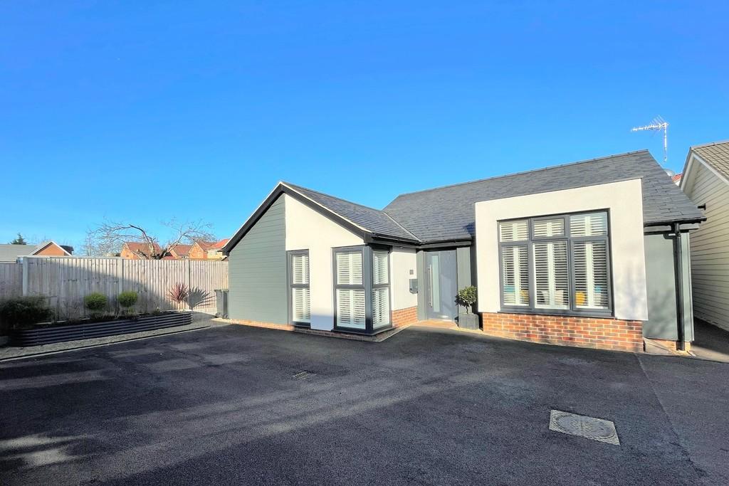 Chapel Lane, Great Blakenham, IP6 0JZ 3 bed detached bungalow £425,000