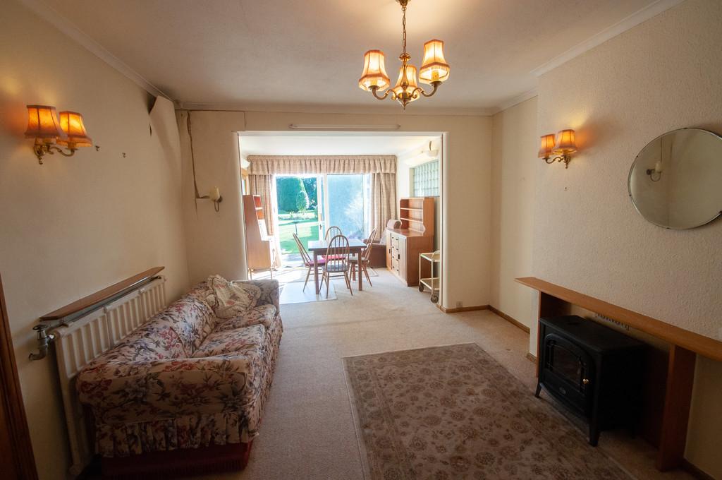 Highfield Avenue, Thundersley, Benfleet 3 bed semidetached bungalow