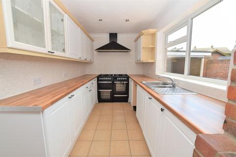 7 Frinton Road, Kirby Cross, Frinton-on-sea, CO13 0LF