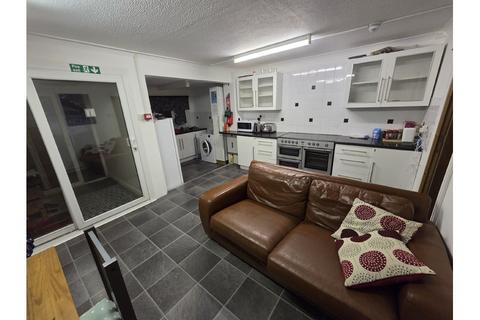 4 bedroom house share to rent, Witches Walk, Bridgwater, TA6